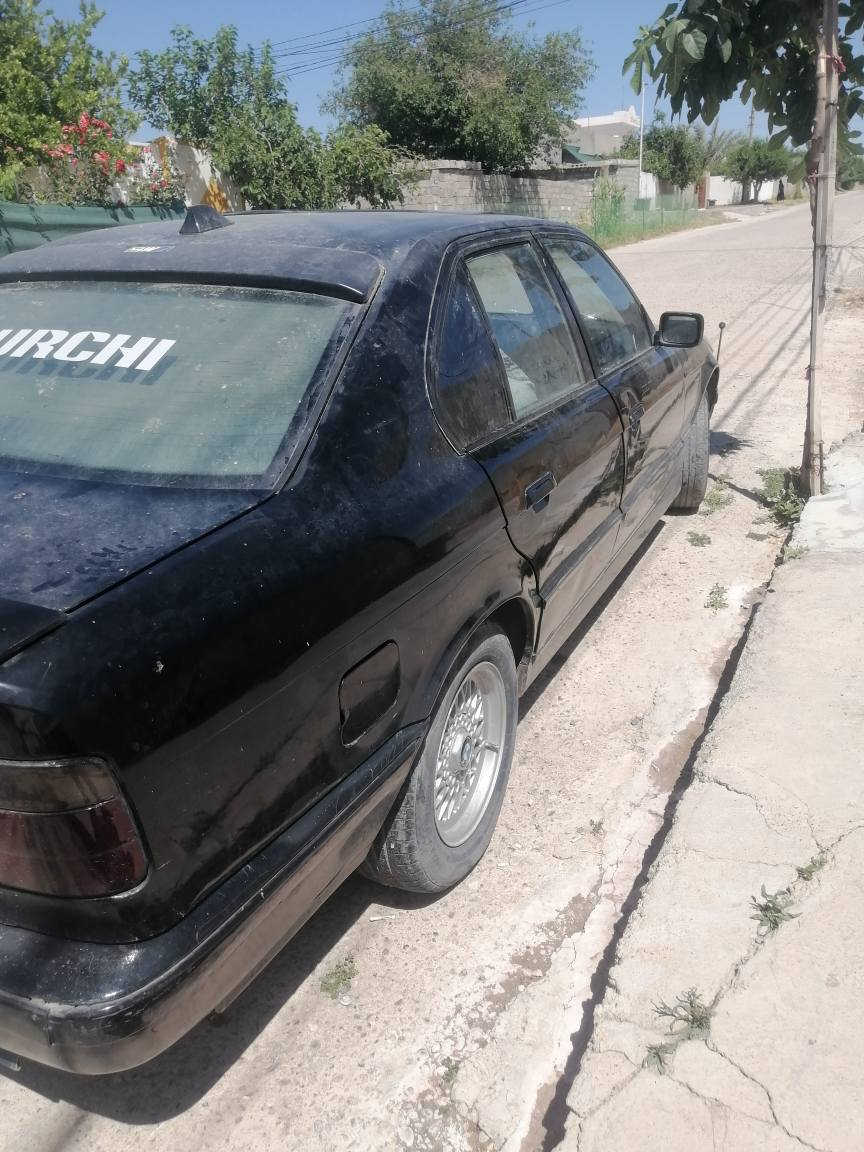 Bmw1990
مەکینە20گێڕ عادی
گێڕو مەکینە بەشەرت
بەناوکردن بەشەرت پشتو پێشی لێدانی خەفیفی هەیە
سەیارەکە لەڕووی جوانکاری هیچی نەماوە لێیی بکەی
ژمارەی موبایل:*********** أربيل, العراق
