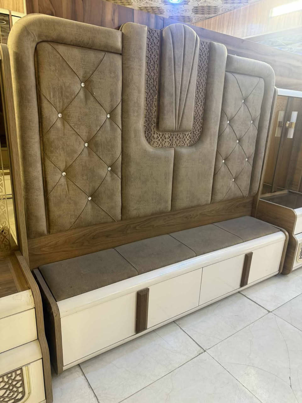 @إشارة ✨ غرفة تركي  اصلي صبغ حراري مودرن 11 قطعة ✨
نظام أبواب  بروفايل فاخر
سرير مخزن جك 
 ضهر بلوك
 جام برونزي أنيق 
 قماش وتر بروف أصلي
 سرير مخزن جك 
✨ نظافة 99/💯
🚚 شد ونقل مجاني داخل بغداد
📦 توصيل للمحافظات بأسعار رمزية
للحجز اخذ سكرين وتفضل خاص✨


**إذا كنت صاحب هذا الإعلان وتريد حذفه لأي سبب، رجاءا أرسل رسالة إلى الدعم الفني**