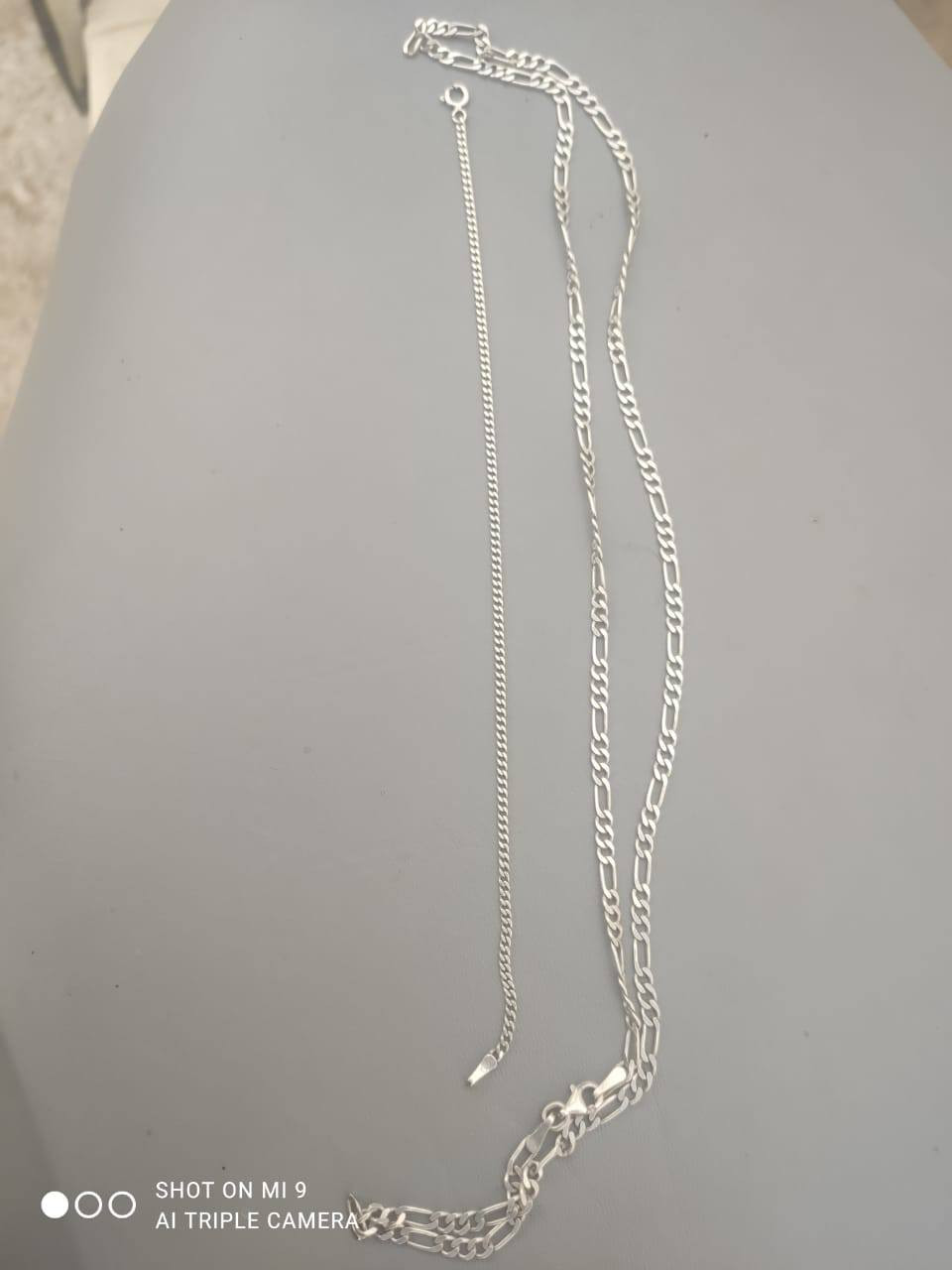 سوار وزنجيلين
ارواوسهن بزنجيل خشن 
شعندك تراوس دزه خاص


**إذا كنت صاحب هذا الإعلان وتريد حذفه لأي سبب، رجاءا أرسل رسالة إلى الدعم الفني**