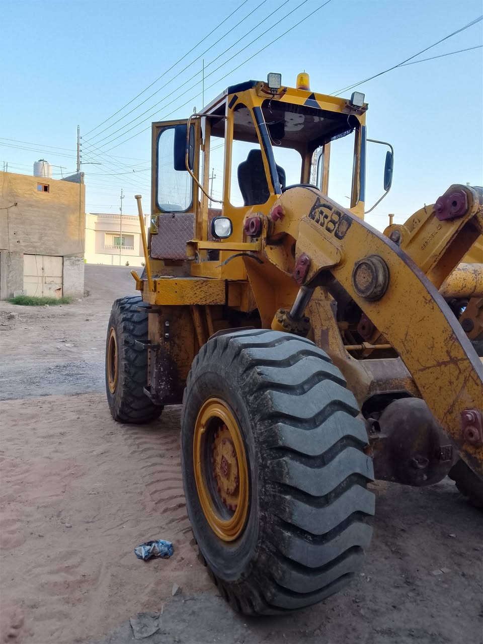 شفل 80 موديل 81 رقم اسود السعر 85 بي مجال العنوان الانبار رمادي رقم تليفون ***********
