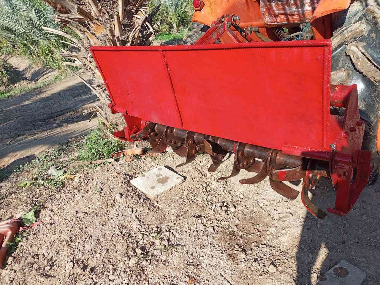 السلام عليكم للبيع رفاسه ينمر حجم 33 ياباني تشتغل على جميع المكائن الزراعية مكان  بغداد الاتصال على الرقم ***********
