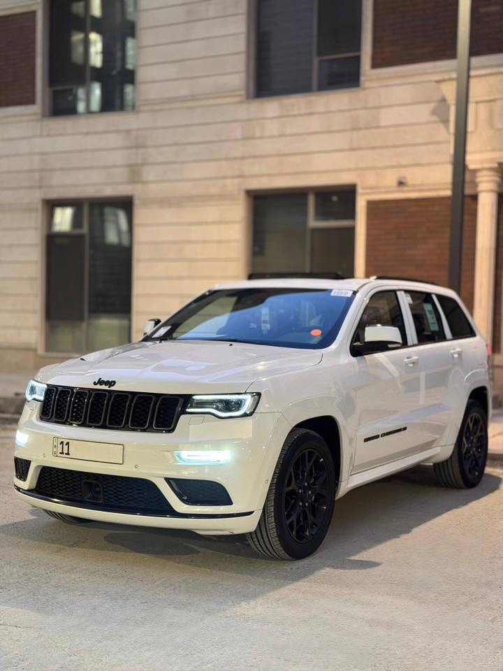 السلام عليكم
جيب  S 2022 

السعر   بلاش وجوة السوك 380 ورقة وبيها مجال بسيط جدآ

وكالة خليجية ام الرادار
وكاله هارلم داخل احمر بلادي نقشة مغربية

السيارة ماشية 22 الف كيلو متر
المواصفات 
رادار امامي
نقطة عمياء 
دفع رباعي 4x4 
المقاعد الأمامية كهربائية 
ذاكرة لحفظ وضعيات الجلوس 
المقاعد الأمامية مع تدفئة 
المقاعد الخلفية مع تدفئة 
ويل قياس 20 انج 
مقود السائق كهربائي 
تدفئة ستيرن 
سقف بانوراما 
شاشه كبيرة 8.4 انج 
نظام الملاحة (GPS) 
نظام خاص للطرق الوعرة 
مصابيح امامية زنون 
المصابيح الأمامية مع LED لايت 
كشافات ضباب بروجكتر زنون 
تشغيل عن بعد 
صندوق كهربائي 
حساسات أمامية 
حساسات خلفية 
كاميرا خلفية 
بخاخ ماء لتنظيف المصابيح الامامية 
مرايا بخاصية التعتيم الذاتي 
مرايا جانبية قابلة للطي 
بلوتوث تلفون 
محدد سرعة 
نظام تشغيل واطفاء اوتماتيكي للمحرك للتوفير من صرف الوقود . ( Auto Start System ) 
نظام بريك اوتماتيكي ( Auto Break System )

رقم بغداد باسمي شرط التحويل

كفاله عامه السياره من الصبغ والتبديل والبارد والضربة
سيارة بحالة الوكالة
ارضيات الشركة ممفتوحات 

مكان السيارة بغداد حي الحسين 

للاستفسار ‭0783 819 9707
