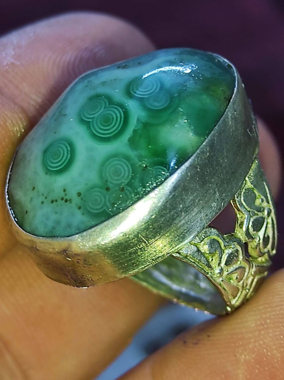 بسم الله 
الوحش الخام الأخضر  
حجره vip شرط خام مامجروخ 
كامل للحمل مجرب فول محبه 
فول عقد لسان منجم ومبخبر 
فضه عراقي يدوي ٩٢٥ 
٣٥ الف جوه سعر الفضه ابيع 
***********واتساب
