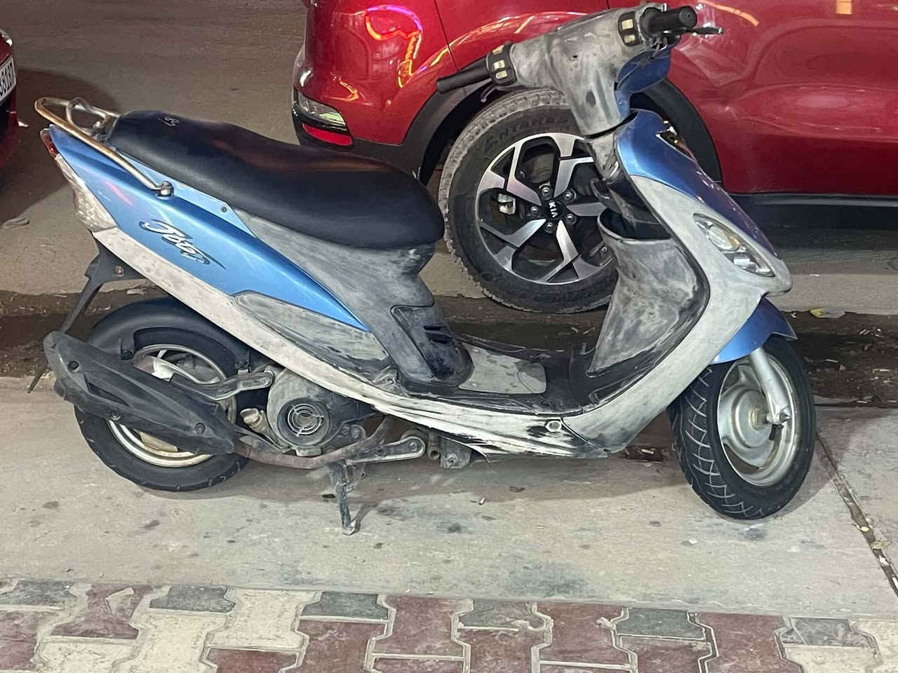 السلام عليكمهندر كله شغال كهربائيات كله شغاله درجة للبيع ماكس سلف  
الدراجه فقط تنقص دهن 
المكان حله شارع 40
السعر 375 وبيها مجال حك الجيه 
الرقم ***********
