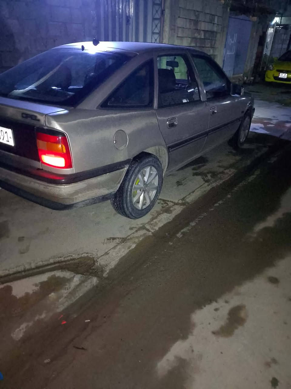 من رخصة الادمن المحترم سيارة فكترا حجم 18 جنطة رقم الماني لل 30 لا صرف ولا نفخ سيارة حلوة واحلا من الصور رقم راعي السيارة ‏‪0781 494 7625‬‏
