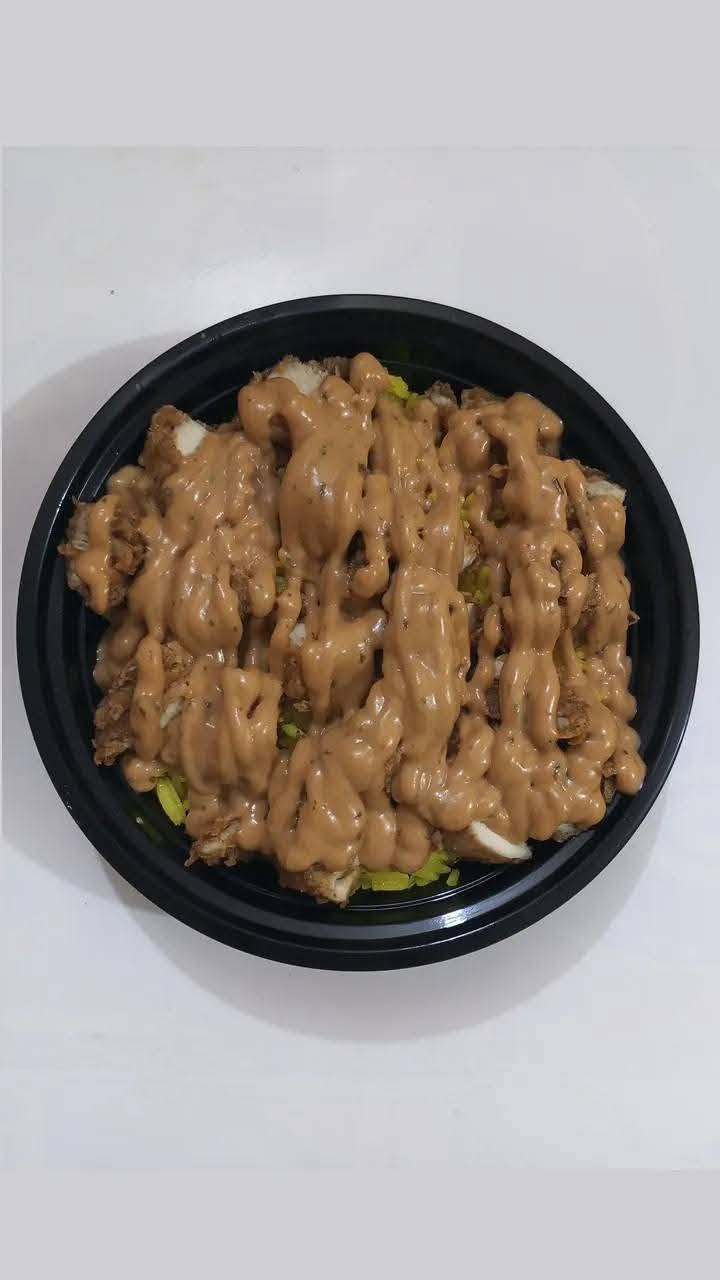 الريزو يم بنو وبس🫶🎀
الطعم ادمان بحد ذاته🤤🫶
الدجاج ستربس
الصلصات:-
كلاسيك
مدخن
باربكيو
السعر:  3000 فقط 
للحجز: *********** او مراسله الصفحه

