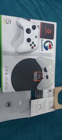 جويستك اكس بوكس سيريس اس الاصلي مال الجهاز نظافته ١٠٠ % ووياه حافظة جل...