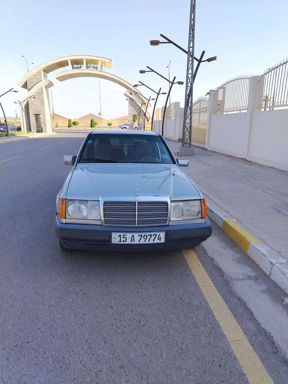 دب موديل 1992 رقم انبار انكليزي كير ومحرك 3000v مكفوله  من الضربه مصبوغه جماليه فقط المكان الفلوجه شارع 60 السعر 57 وبيها مجال للاستفسار *********** الفلوجة, الأنبار
