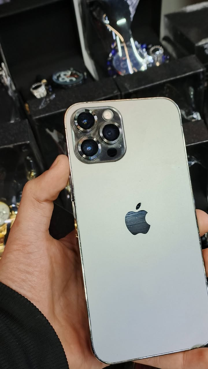 12برو ماكس للبيع مبدل بطارية سعره 300وجه لوجه مكاني موصل وهذا رقمي*********** واهلا وسهلا بالجميع
