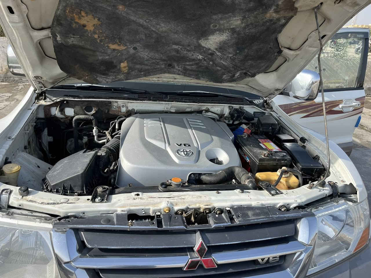 سلام عليكم  باجيرو موديل 2001 للبيع مكفوله كفاله عامه ماعدى باب الجنطه بيه صبغ  وحوره مكينه وكير ياباني مال شاهينه 6 سلندر  جديده كارتون حاويه  رقم بغداد تحويل  سنويه منتهيه 2020 مكانه ناصريه 
***********
السعر 75 بيهه مجال بصيط
