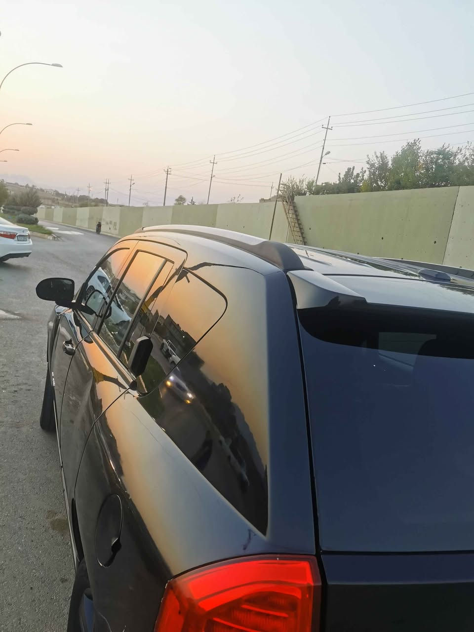 جێپ کۆمپاس ۲۰۱۷
۹٥هەزار ڕۆیشتووە 
سەنەوی بەسەرچووە،بەشەرتی بەناوکردن و غەرامە...
تحدید سورعە،سوکان ڤۆلیۆم،کوشن هیتەر ،دەبڵ ئەکسل
بەشەرتی گێڕو مەکینە ،خاوێن و بەێ تەقەو ڕەقەیە

بۆ زانینی نرخ یا پەیوەندی بکەن یا نامە بنێرن بۆ واتس ئەپی ئەو ژمارەیە  ***********
ڕەسمی سۆنەرەکەی لە کۆمێنت دادەنێم بشدار, السليمانية
