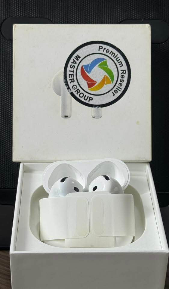 سماعات AIR PODS 4 وكالة 
Master (شرق اوسط ) 
مستعمل بحالة جيدة جداً 
كارتون مع كافة الملحقات 
للاستفسار ترك رسالة واتس اب أربيل, العراق


**إذا كنت صاحب هذا الإعلان وتريد حذفه لأي سبب، رجاءا أرسل رسالة إلى الدعم الفني**