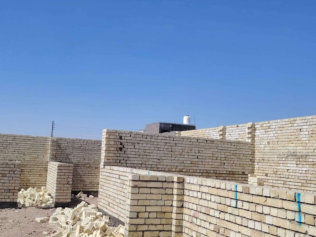 خلفه بناء درجه اولى في كربلاء وشراف مهندسين والالتزام بالمواعيد وهذه رقمي ***********
