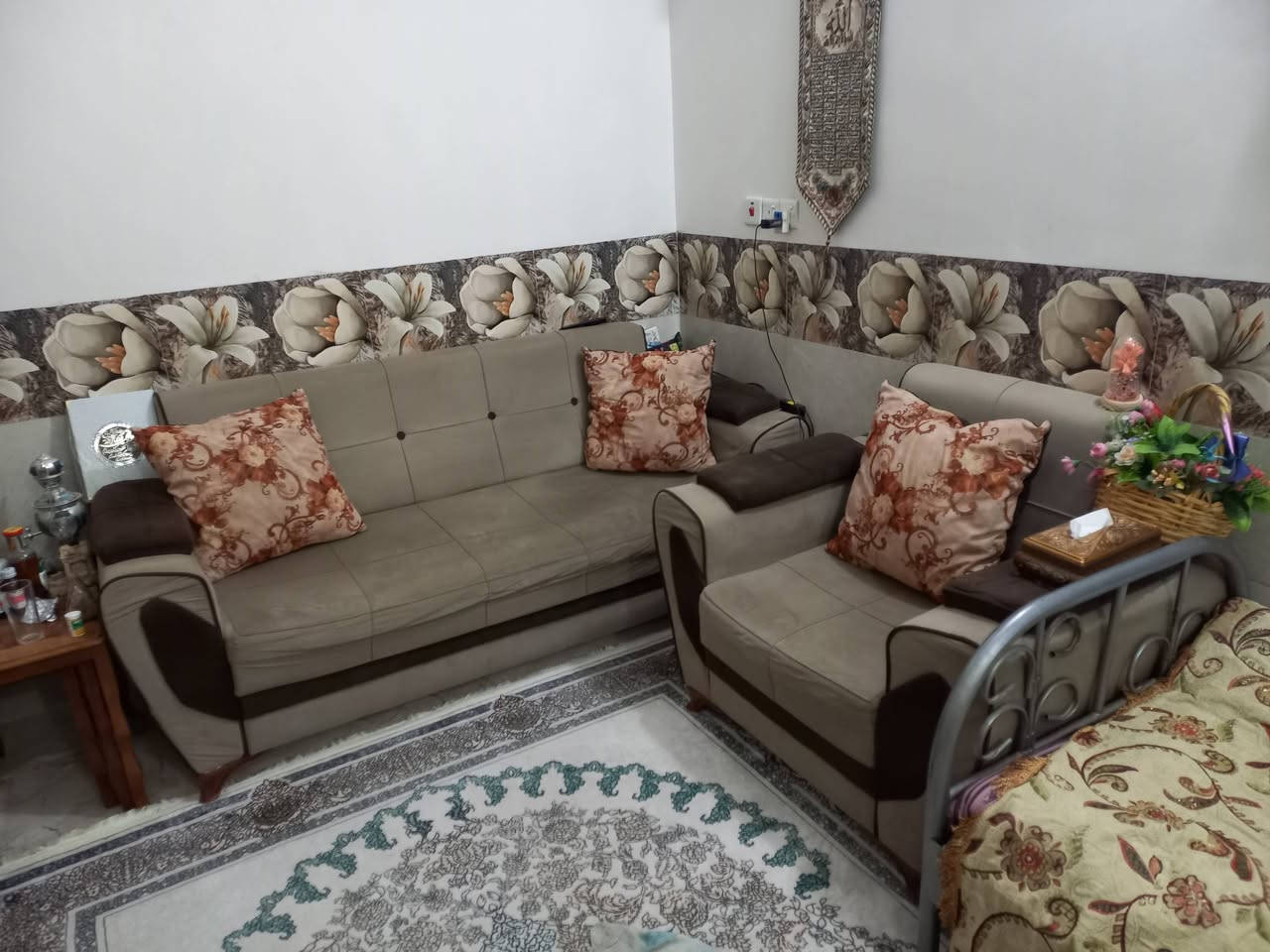 تخم  قنفات للبيع  نضيف ١٠ مقاعد السعر  ٣٠٠ الف
العنوان كربلاء حي الميلاد
 للإستفسار   ***********
