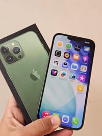 ايفون 13 برو ماكس ذاكره256  بطاريه88  مكفول كفاله عامه  مكسور ضهره فقط...
