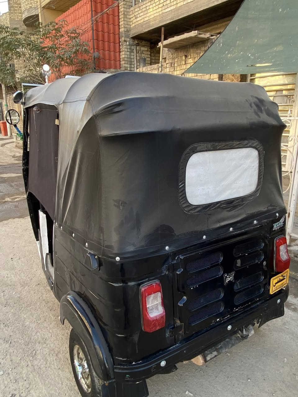 السلام وعليكم مرخصة الادمن تكتك للبيع موديل 17 شهر 5 مكينه خير من الله جديده التكتك أوراق فقط بدون ترقيم  التكتك بيهه كلشي جديد/السعر3400/ بغداد الامين الثانيه للأستفسار ***********🤍.
