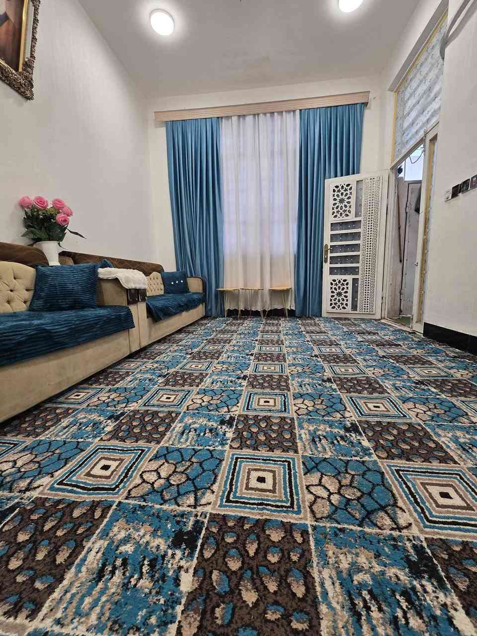 سلام عليكم بيت البيع م100 بناء حديث درجه اولى مواد هندسيه شغل سيراميك ماده بيت متعوب عليه قريب على حولي مكانه الحولي 100قريب عل شبانات  يبعد عن الامام 4كليومتروقريب على مركز***********
