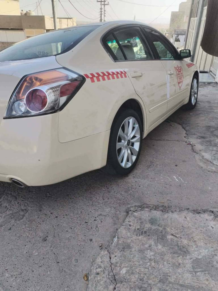 نيسان ئالتيما بؤ فرؤشتن مؤديل 2012گير ئؤتؤ ماتيك مه كينه و گير به شه رت بي بؤياخ وه وه نها دوو په له كارتي هه يه ژم *********** Kenema, Eastern
