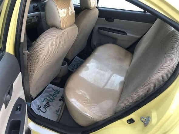 السلام عليكم اكسنت للبيع شركة العامه اصفر بلادي 2011 محرك 1600 جاهزه باسمي مكاني الاسكان مقابل كلية المأمون سعرها 92 الاتصال ***********
