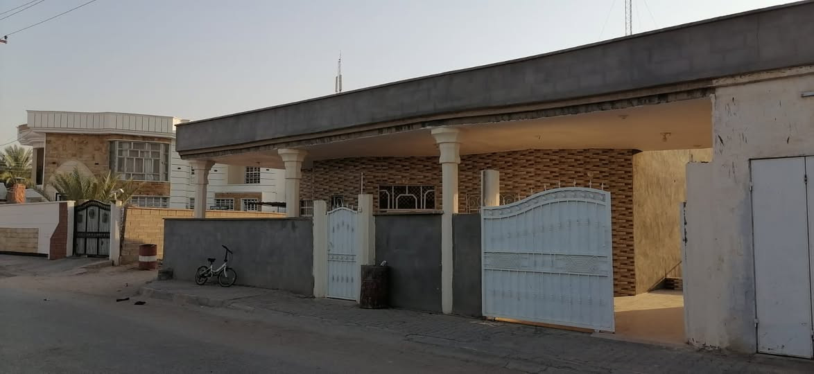 للبيع ... 
دار مساحة 484 متر 
سند طابو صرف 
بناء جديد
كما موضح بالصور 
طابقين / طابق ارضي / طابق ثاني
سيراميك 
تبليط خدمات كاملة 
العنوان // بروانه الهضبة 
السعر 100 مليون قابل للتفاوض
للاستفسار : مراجعة المكتب او الاتصال على الارقام التالية ....
***********
***********
بادارة : ابو مريـــــــــــــم 
🌹🌹🌹🌹🌹🌹🌹🌹
