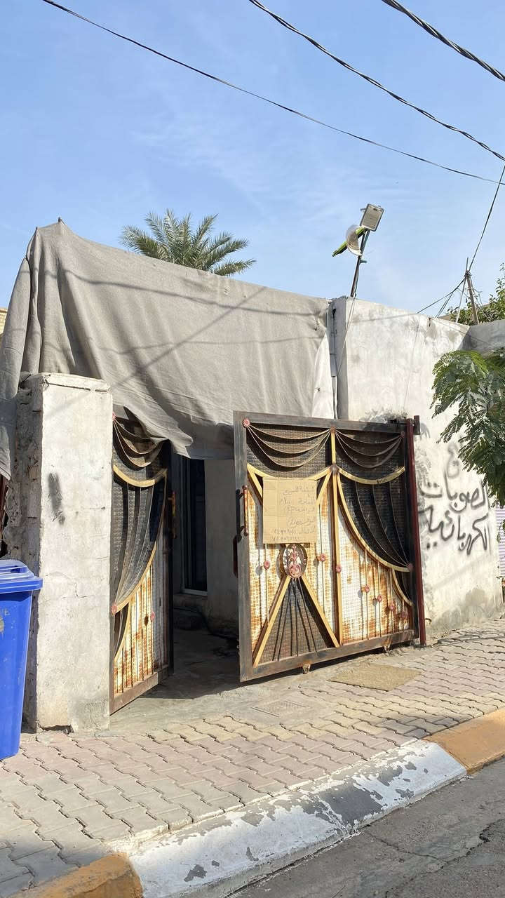 السلام عليكم، 
متوفر قطعة ارض للبيع المساحه 100 متر ، الواجهه 5 
 النزال 20 ، طابو صرف 
القطعه ضمن بيت عند الاتفاق تتسلم قطعه مفلشه وتحويل مباشر 
خدمات كامله من كل النواحي وفرع مفتوح على فرعين 
العنوان بعقوبه التحرير شارع الجاهزه الرئيسي
في فرع صيدلية الهند

السعر عالخاص 
 
للاتصال فقط
***********

للتواصل واتساب هذا الرقم
***********
