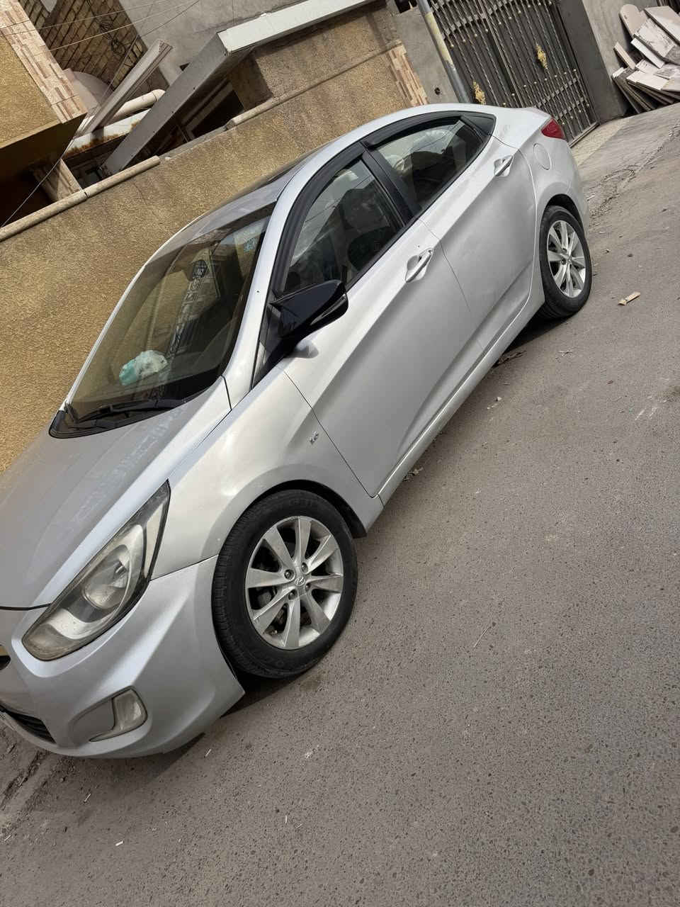 السلام عليكم
خليجيه 
اكسنت 2011
صبغ 3 قطع 
بدون دواخل 
فتحه 
تحكمات 
اشاره بل مري 
رقم اربيل 
بأسمي
تحويل 
السعر ‫89
العنوان الدوره شارع 60 
***********
