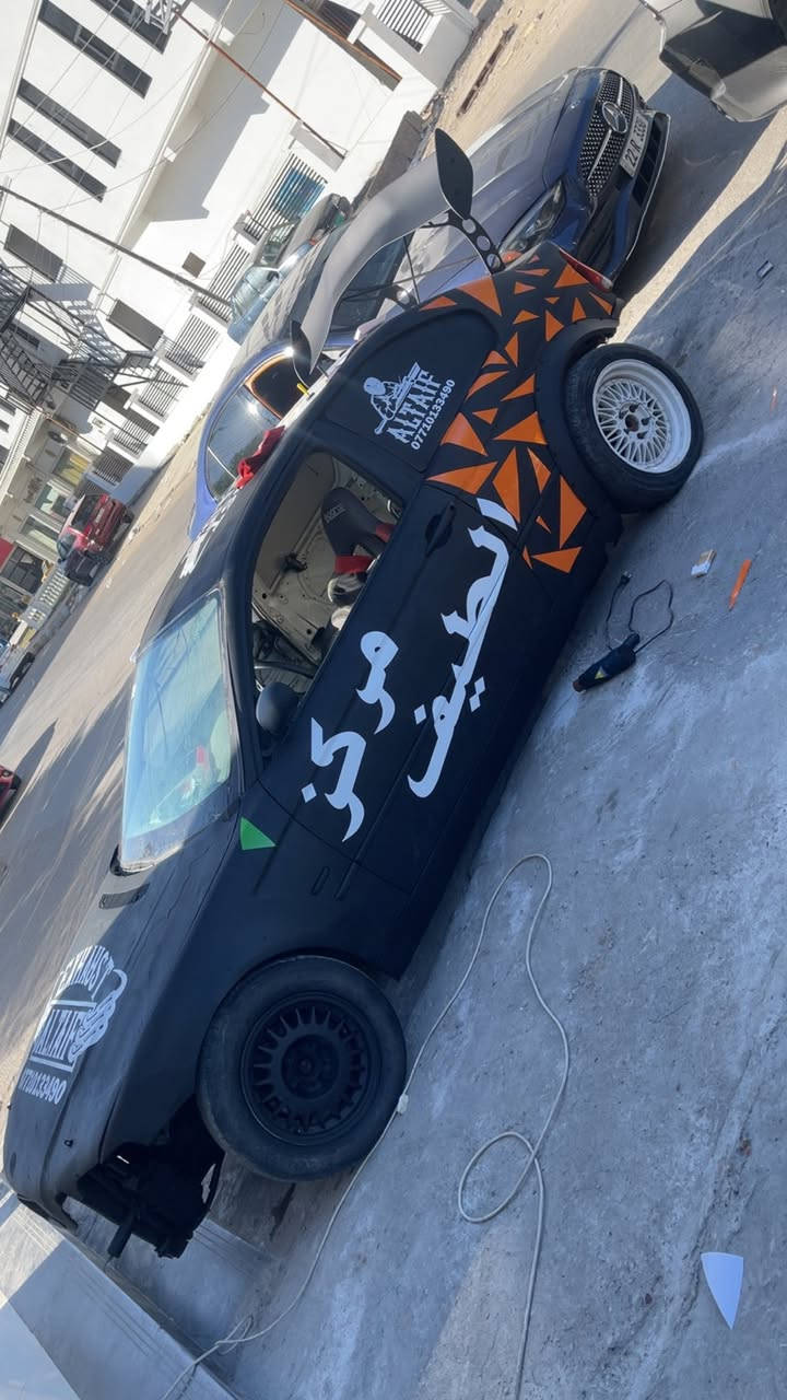 السلام عليكم 
 E46 T كومباك
مكينة 40 كفالة كير مال 8 كلج براص نازل بي نزلة وحدة
برمجة عقل
علية صدر امامي خلفي مال درفت 
كسرات ستيرن وبور كهرباء 
رويل كيج امامي خلفي داخلي مابيها 
رقم بغداد سنوية بعدها مساقطة 
راديتر عمل ومراوح ثنين انسة حماوة 
هاند بريك 
السيارة سعرها 35$ وبيها مجال 
مكاني السيدية (***********)
