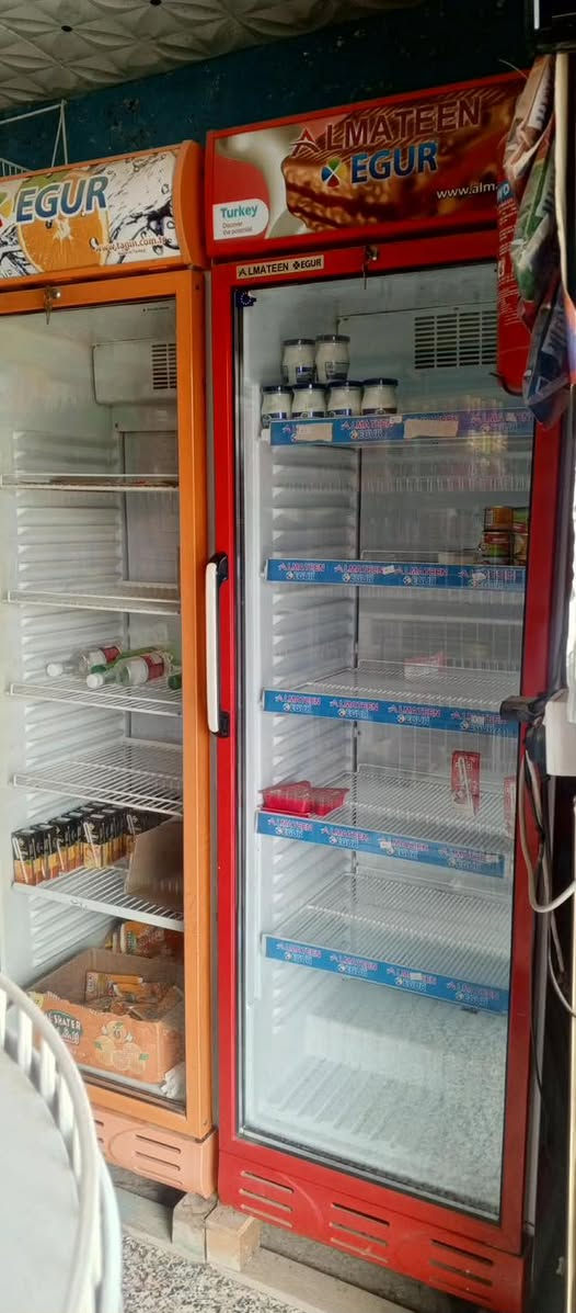 السلام عليكم
يوجد برادات ايكور تركي عدد 5 عمودي 

وكذالك عارضات سطحيه عدد 2

وكذالك سبلت جداري الحافظ 

ورفوف تركي كذالك سفينه 3 متر 

ميز ألمنيوم مع الدخل 2 متر تزكام

سستم كامرات مع شاشه حجم 32 
 

عارضه كرزات 

مع بضاعه 

للاستفسار خاص او الاتصال 

***********
