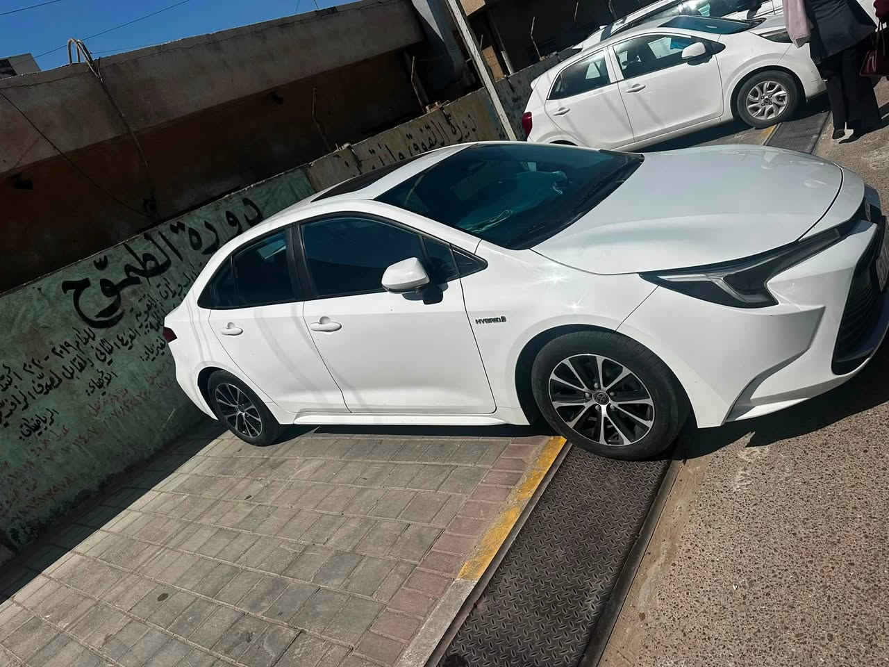 كورلا هايبرد ٢٠٢٤ ماشية ٤٠ الف بيهة صندوك و مبدل بلادي بدون صبغ و صورة الصندوك بالمنشور 
شرط التحويل مباشرة بدون تاخير بدون وكالة
السعر ١٤٥ قفل 🔒 
*********** : واتساب
