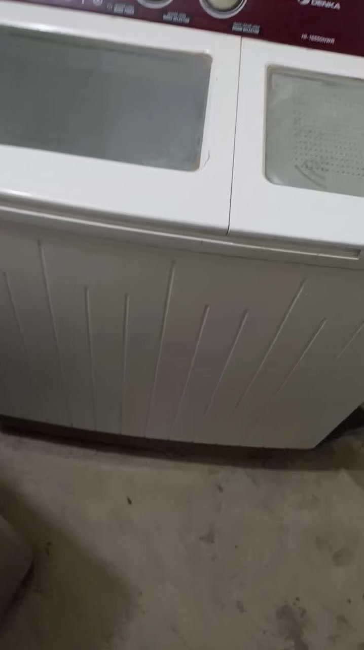 غساله للبيع نوع دنكا الاصلي مو تقليد سعره بالسوك 250 الف ابيعه 75   الف شرط الغسل والتنشيف والك يومين بيه تغسل ماعجبتك رجعه وتاخذ افلوسك بس بشرط متحرك ماطور او تكسر بيه حاجه مترجع كون نفسه اضل *********** مكاني نجف
