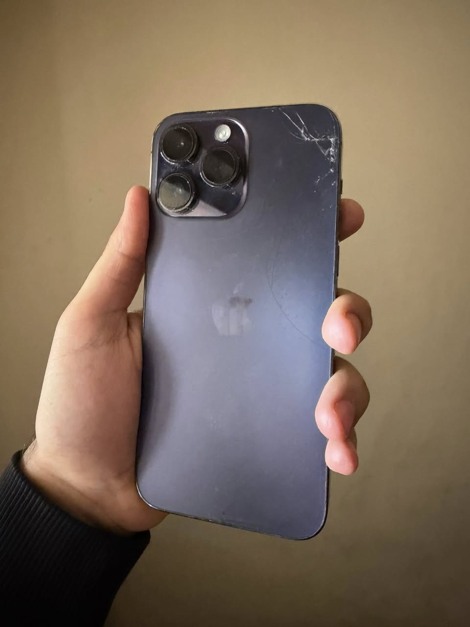 السلام عليكم ايفون ١٤ برو ماكس شرق اوسط ذاكره ٢٥٦ الجهاز بطاريته ٨٥ الجهاز كلش نظيف شاهد الله بس بي فطر بل ظهر يصلح بل ربيعي ٢٥ الف 

السعر ٧٢٥وبي مجال اتصل وتدلل متواجد فقط واتس اب 

للتواصل *********** المكان الشعب البنوك
