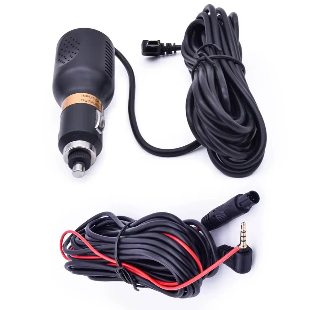 مرآة السيارة الذكية Vehicle Blackbox DVR - كاميرا مزدوجة وشاشة 4.5 بوصة

• الموديل: Z-3061.

كاميرا داش كام متطورة مدمجة داخل مرآة الرؤية الخلفية، تمنحك تسجيلًا كاملًا للطريق من الأمام والخلف مع شاشة عرض مدمجة لتعزيز أمان قيادتك.

• شاشة عرض مدمجة: تأتي بشاشة مقاس 4.5 بوصة من نوع TFT مدمجة في المرآة لمتابعة التسجيل مباشرة.

• تصوير عالي الدقة: تدعم تسجيل الفيديو بدقة Full HD 1080P لضمان وضوح التفاصيل والصور.

• عدسة واسعة الزاوية: مزودة بعدسة رؤية عريضة (Wide-angle lens) بزاوية 170 درجة لتغطية أكبر مساحة ممكنة من الطريق.

• نظام تسجيل الطوارئ: يحتوي على مستشعر G-Sensor الذي يقوم بحماية الفيديوهات من المسح عند حدوث اصطدام.

• خاصية الرؤية الليلية: تدعم تقنية Night Vision لتحسين جودة التصوير في ظروف الإضاءة المنخفضة.

• مراقبة ذكية: تدعم ميزات اكتشاف الحركة (Motion Detection) والتسجيل الدوري (Cyclic Recording) لضمان عدم توقف التسجيل.

المواصفات:
• دقة الفيديو: 1920x1080P / 1280x720P.
• صيغة الفيديو: MOV (H.264, Audio: AAC).
• تخزين الذاكرة: تدعم بطاقة ذاكرة TF حتى 32 جيجابايت كحد أقصى.
• البطارية: مدمجة بسعة 150mAh.
• واجهة الطاقة: 12-24V 2A.
• اللغات: تدعم لغات متعددة.
• الميكروفون والسبيكر: مدمج داخل الجهاز.

محتويات العلبة:
• مرآة الرؤية الخلفية المزودة بالكاميرا والشاشة.
• كاميرا خلفية إضافية.
• وصلات التركيب والطاقة. بغداد, العراق


**إذا كنت صاحب هذا الإعلان وتريد حذفه لأي سبب، رجاءا أرسل رسالة إلى الدعم الفني**