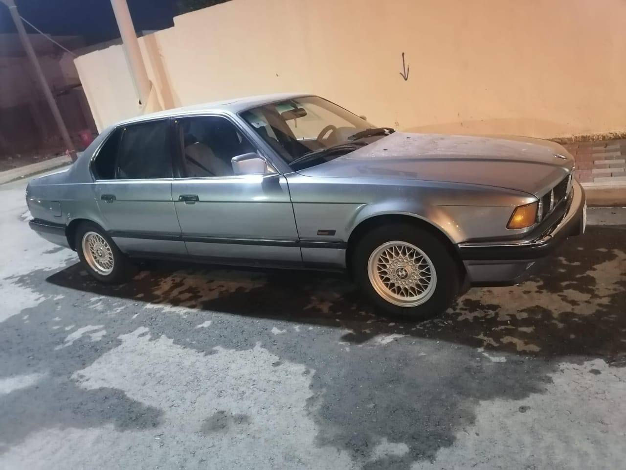 السلام عليكم بي ام 735موديل 91مصبوقه جماليه سياره مال جناي جاهزه من كلشي وبسمي رقم بغداد السعر 70وبيها مجال وبسوك كلشي اكو حسب النضافه ***********مكاني التاجي
