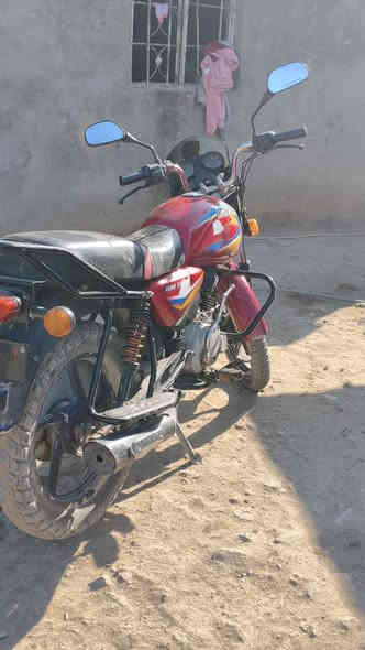 السلام عليكم
دراجه بوكسر موديل 21
دراجه خير من الله 
سعره 700 وبيه مجال حق الجيه 
رقمي 
***********
