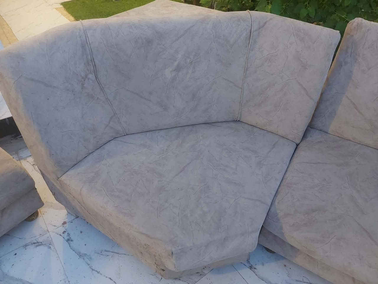 السلام عليكم طخم مستعمل للبيع داخل الموصل بسعر ٣٥٠ وبيه مجال بسيط للشراي ست قطع. زاويتين وثلاث قطع اكبار وقطعة صغيرة للتواصل على الرقم ***********
