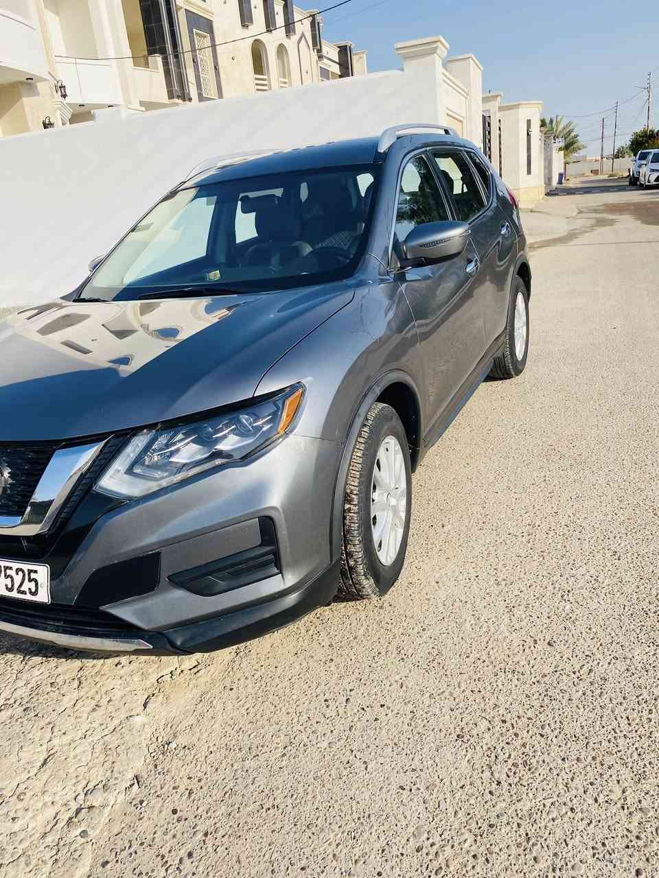 بسم الله والصلاة والسلام على رسول الله
للبيع نيسان روج موديل 2018 رقم بغداد بأسمي تحويل ثاني يوم ""السياره sv مواصفات السياره بصمه تشغيل دخول ذكي تشغيل عن بعد جنطه كهرباء وعالرجل كشنات تدفئه تبريد شاشه كامره خلفيه دبل تحكم ستيرن تبريد قطعتين حساس تاير كير ومحرك على وضع الشركه تخم تاير جديد السياره وارد امريكي ضرر ثلث البنيد وشبرين بالدعاميه بدون تبديل بلاديات فقط بدون دواخل ايرباك ستيرن فقط والباقي سليم وموجود رقم الشاصي بالصور السعر 153 ورقه وبيهه مجال حگ الجيه العنوان الرمادي السجاريه قرب سيطرة البوابه للتواصل ***********
