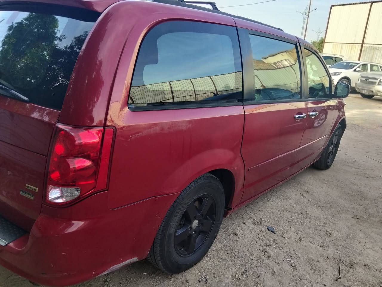 موديل 13 بوب كهرباء جام كهرباء دوسه كهرباء 3 قطع تبريد بيهه اربع قطع طبغ بدون دواخل بدون لغود سعر 130 بيهه مجال الشراي يتصل ويدلل *********** بيع مستعجل محتاج فلوس بدون مراوس مكان الناصريه رقم بغداد باسمي
