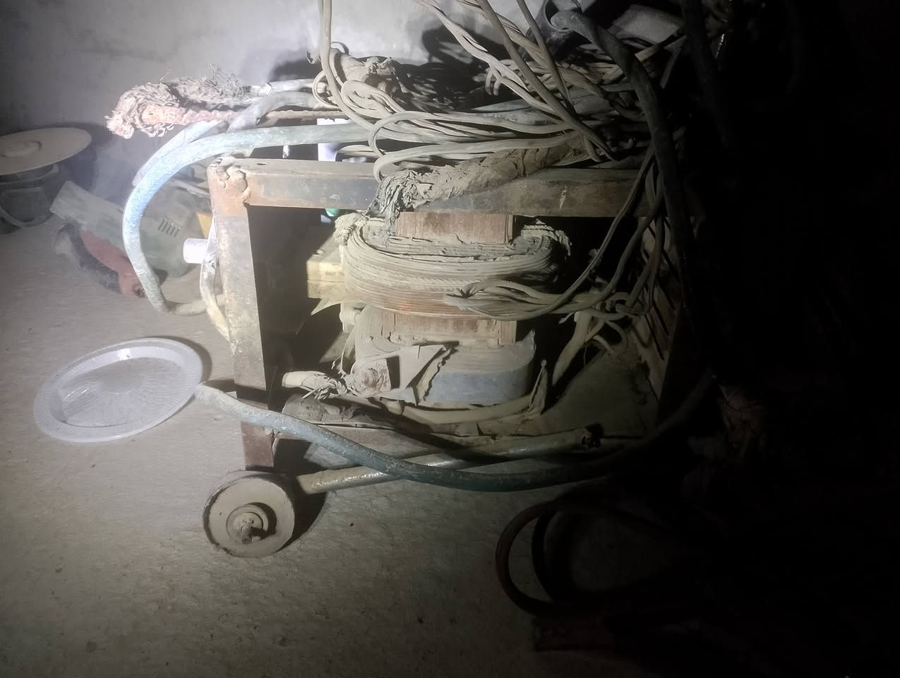 مكينه لحام شغاله قديمه سعر ١٥٠ الف


**إذا كنت صاحب هذا الإعلان وتريد حذفه لأي سبب، رجاءا أرسل رسالة إلى الدعم الفني**