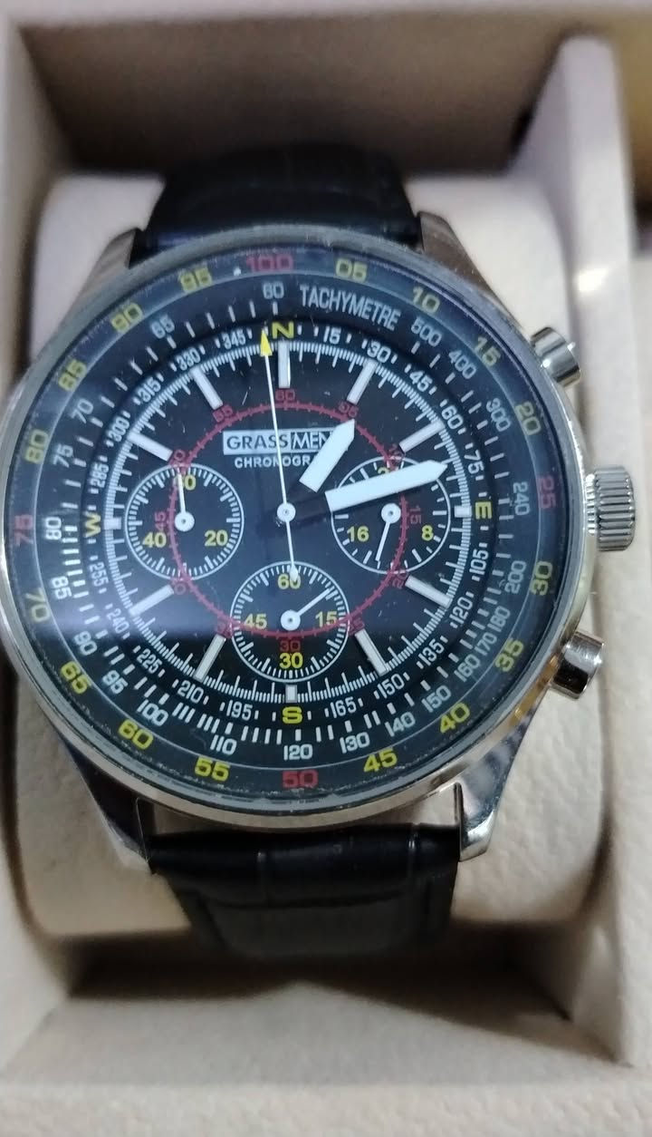 سلام عليكم وتحياتي للجميع مجموعه من الساعات الاصلية والنظيفة والمضبوطة الجديدة والمستعمل استعمال قليل،، واسعار مناسبه، ويوجد توصيل، للتواصل على عالواتساب ***********
