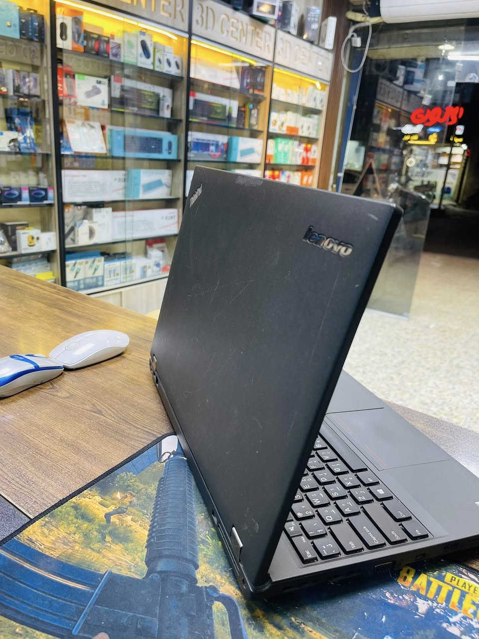 السلام عليكم
لابتوب لينوفو نضيفه مثل مموضح بصور 
ا— i5-4300M
ا— هارد SSD. 256يعني سريع كلشش
ا— ***********
ا— السعر (150) كلشش زين سعر واني متوازي على بيعتها
