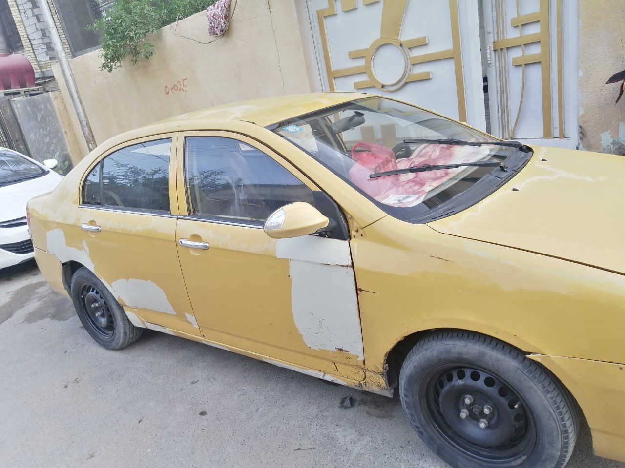 ليفان620 كير ومكينه كورلا اوتو بحالة جيدة  بيها معجون اثر طخه وتصليح خياس بالدوسه دعاميه تعبانه تحتاج ترتيب حداديه50%  رقم وسنويه جدد مصفره تحويل ثاني يوم للتواصل رقم راعيها ***********
