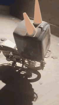 السلام عليكم 
تايكر موديل ٢٣ دراجه متروكه من زمان اوراق سكنر مكينه صارلها شهر مجفته 
صندوك دلفري +خوذه+بدله مدرعه كامله٤٥٠وبيها مجال قليل ***********
