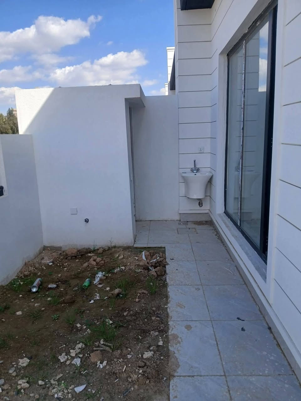 🏠خانوی کەنارسیروان بۆفرۆشتن
📏ڕوبەر:214 مەتر ڕوکنی گەورە
🔸بەردەم پارک
🔸دکت و سەقف مەغربی بۆکراوا
☎️📞***********
