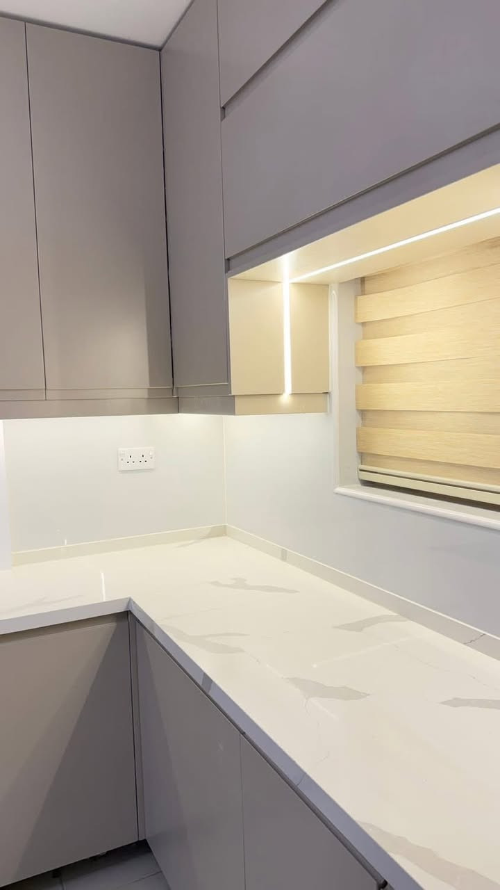 عندما يجتمع الإتقان مع الجمال… يولد الإبداع ✨

نقدّم لكم مطبخ بطابع فاخر،
بتصميم مدروس يناسب المساحة ويتناغم ويـا ذوقكم الراقي 🤍

ولأن الفخامة ما تقتصر على مكان واحد…
نوفر أيضاً:
▫️ ديكورات حمّامات عصرية
▫️ ديكورات صالات أنيقة
▫️ مطابخ حديثة بتفاصيل فخمة
▫️ غرف نوم راقية ومميزة

تصاميم تجمع بين العملية والجمال… وتحوّل بيتك لتحفة متكاملة 🖤

📞 للتواصل والاستفسار:
0771 234 4507
0773 525 5688
أبيض وأسود للديكور الحديث
‭
