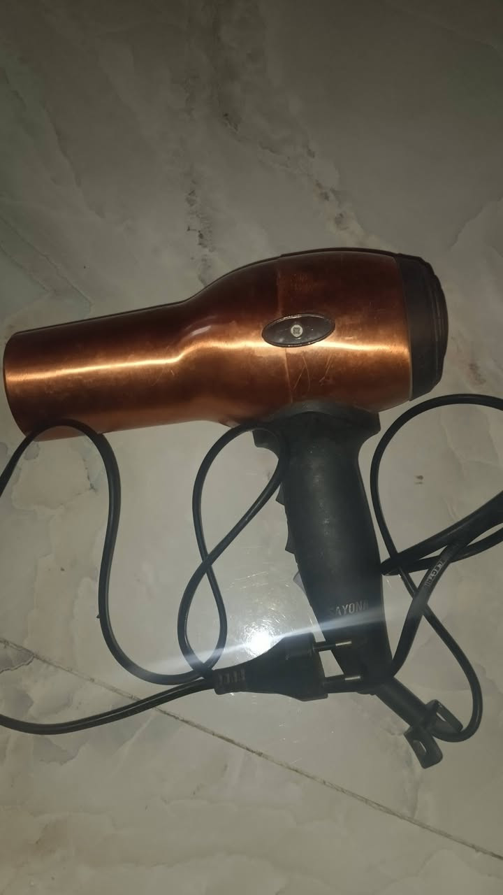 أغراض للبيع ثلاجه للبيع ب100عجانه ب100 جهاز رياضه ب25 معصارة ب10   وطاحونه ب10 وفير شعر الذهبي ب25 والاسود ب10


**إذا كنت صاحب هذا الإعلان وتريد حذفه لأي سبب، رجاءا أرسل رسالة إلى الدعم الفني**