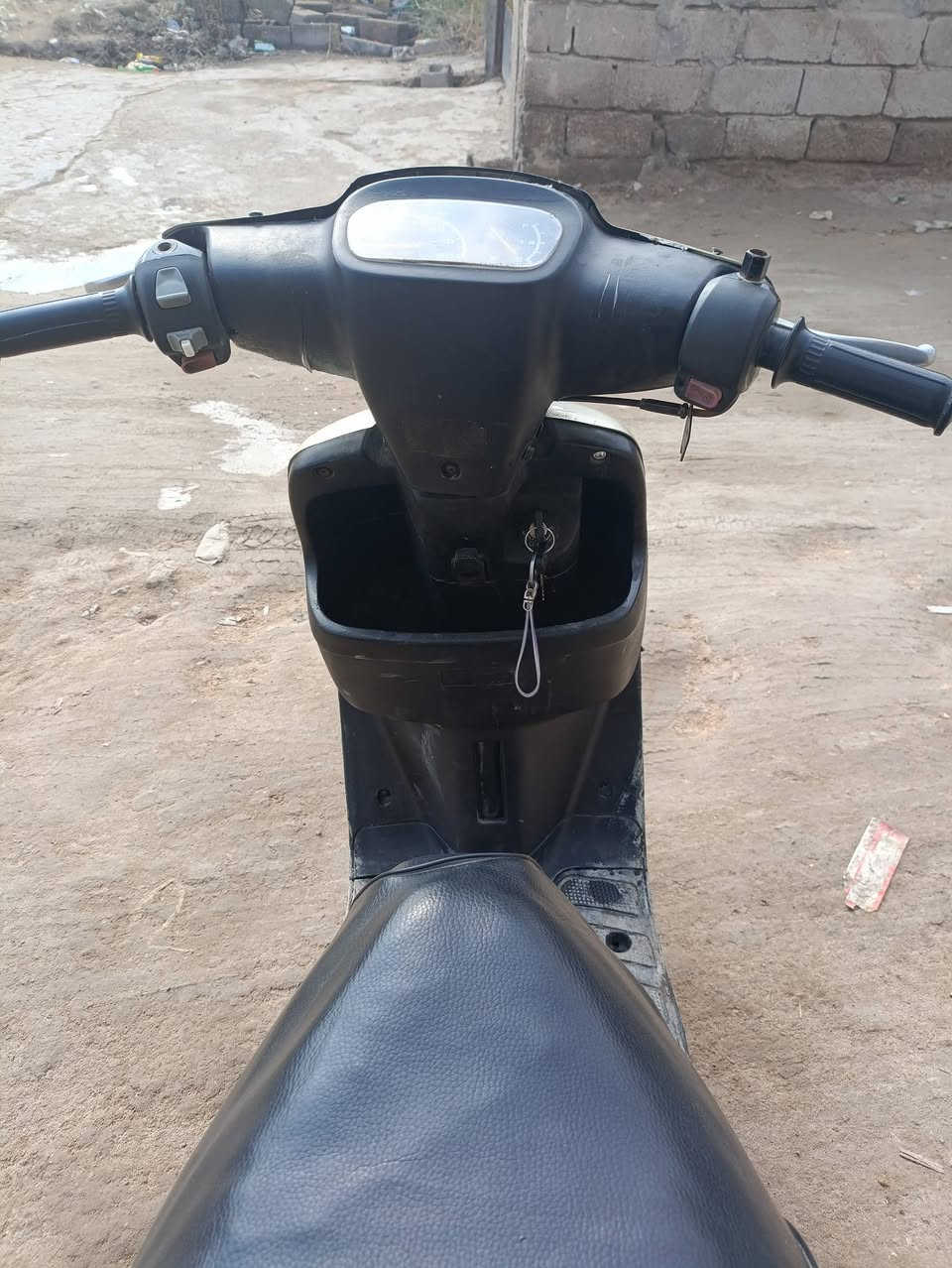 السلام عليكم دراجه للبيع كايمه ابيع كوم حديد سعر 110وبيها مجال العنوان بصره ابي الخصيب البهادريه رقم ***********
