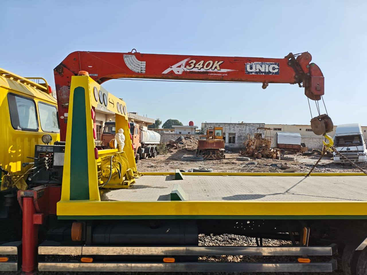 السلام عليكم هينو انكرسحطه وكرين للبيع  الكرين 3 سلايتات البدي طوله 6 متر بدي جديد  مكينه 80 عادي جديده لاتنقيص ولاتبخير موديل 96 مداور ثاني يوم طول 6 وربع  السياره ماناقصها كلشي خير من الله السعر ب 325 وبيها مجال 
للاستفسار اتصل ع رقم ‏‪0780 898 8849‬‏ ابو علي
