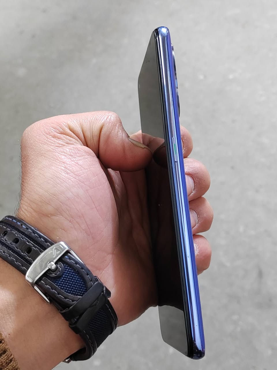 اوبو رينو 7 5g لون مميز .نضافه  95 مكفول من كلشي على الفحص بدون ملحقات ذاكره 256 رام 8 جهاز عملاق من ناحيه كلشي وبالالعاب يدعملك 90/60 فريم  للبيع السعر 150 والشراي يدلل مكاني موصل ايسر هذا رقمي ***********
