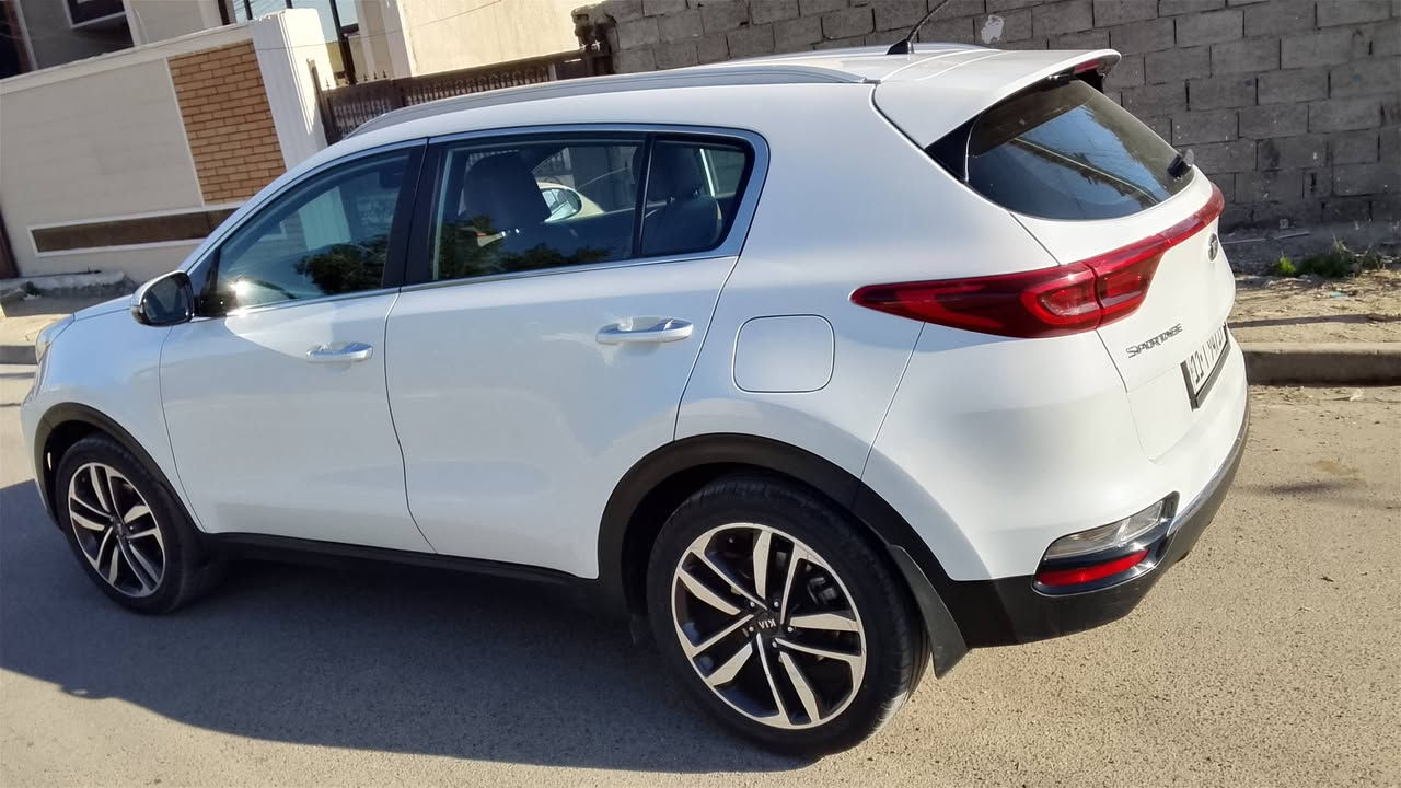 السلام عليكم
كيا سبورج 2019 
خليجي مواصفات بيسك 
السياره جاهزه 
حساس امامي خلفي 
كامره خلفيه 
مري شفط 
مكفوله لا ضربه لا صبغ 
فقط بارد بسيط باب الصدر
ماشيه 82 حقيقي 
سعر 18.600
مكان  البنوك قرب مستشفى الشعب 
رقم ***********
