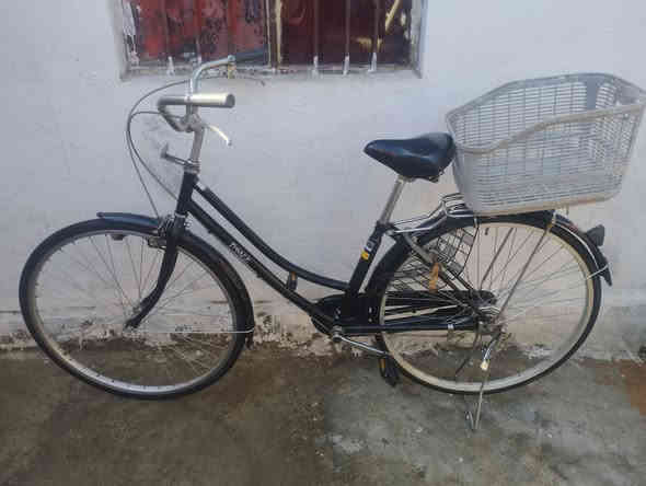 السلام عليكم  بايسكل حجم 27 للبيع  ياباني نظيف  السعر 100 بي مجال هذا رقمي ***********
